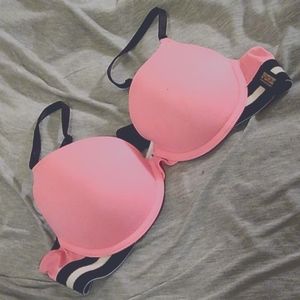 PINK Bright "Wear Everywhere push-up"